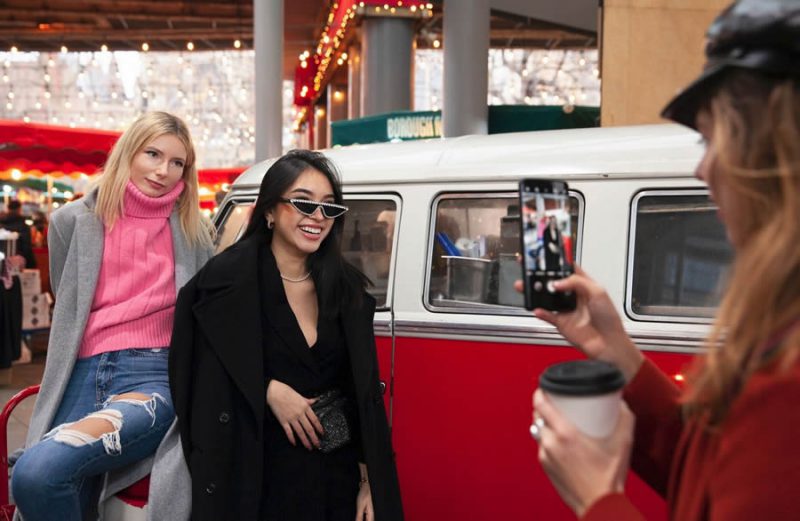 Relatives / Friends of celebrities – Foxella